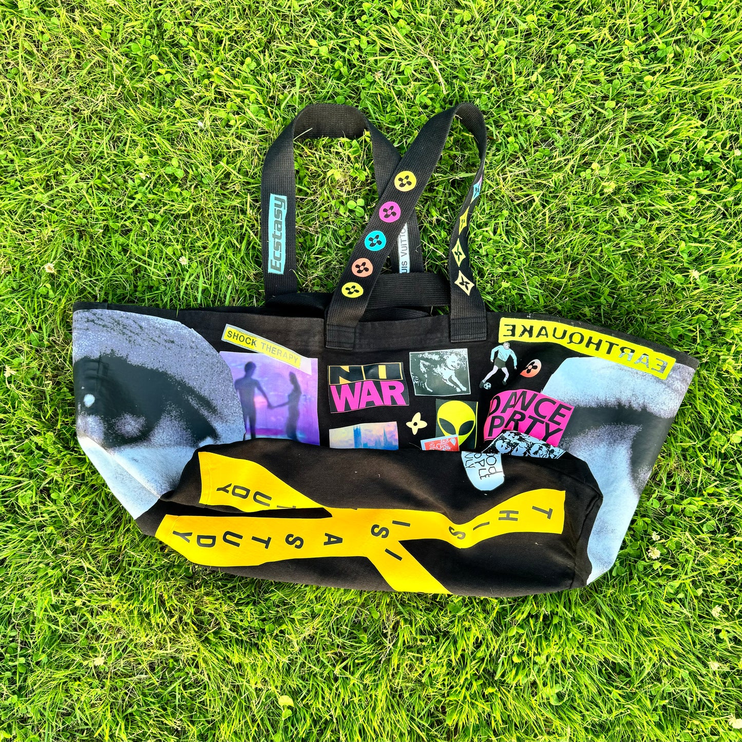 GIANT TOTE 1 of 1 - BLACK No. 1